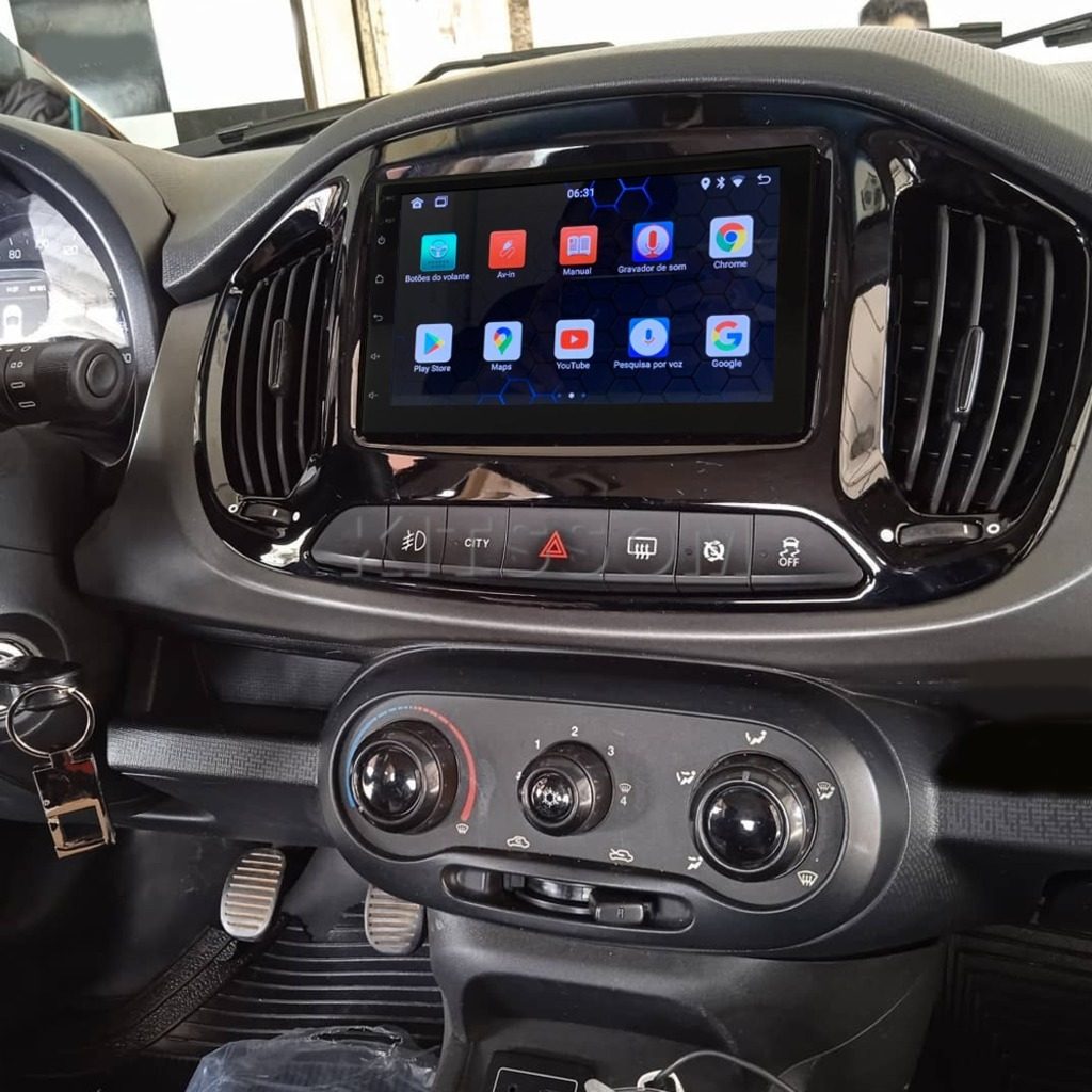Sistema multimídia V2 de 7" para Uno com espelhamento de smartphone via CarPlay.