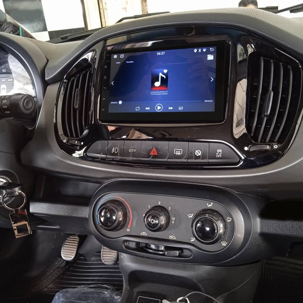 Multimídia de 7" V2 para Uno com suporte a CarPlay e design moderno.