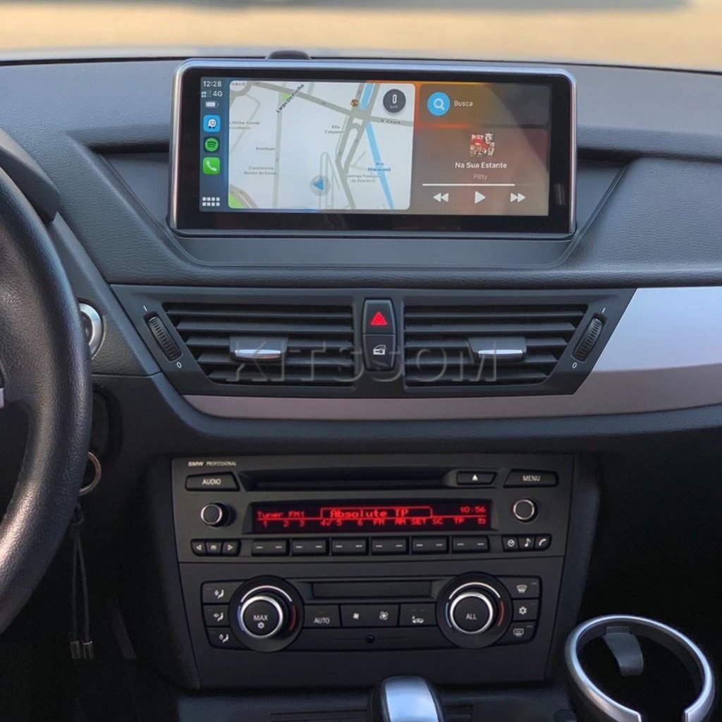 Navegação GPS e conectividade Bluetooth para BMW X1.