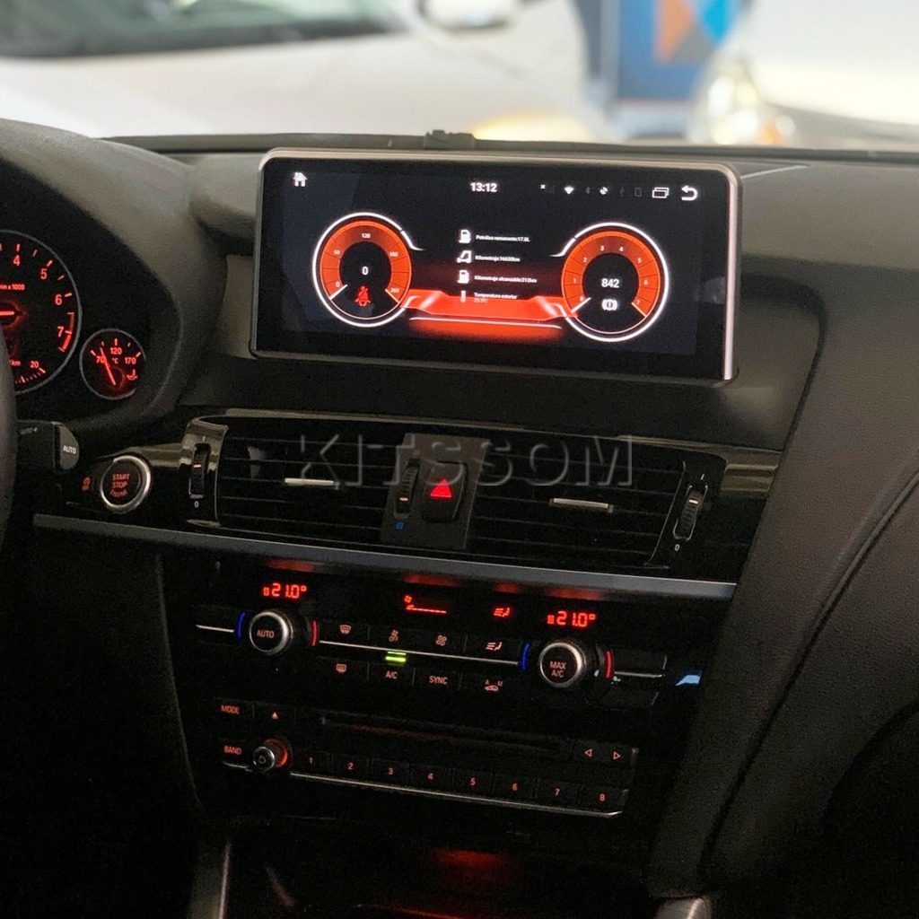 Design moderno e funcional para o painel do BMW X3/X4.