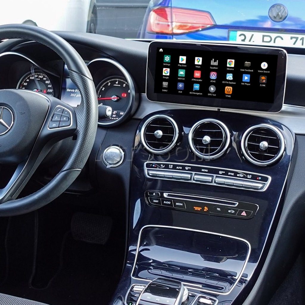 Interface moderna compatível com comandos de volante.