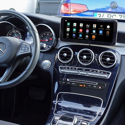 Interface moderna compatível com comandos de volante.