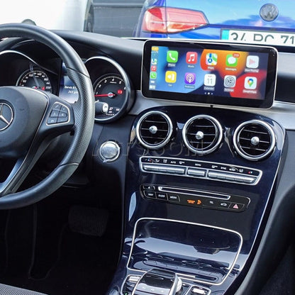 Instalação plug and play da central multimídia Mercedes-Benz.​