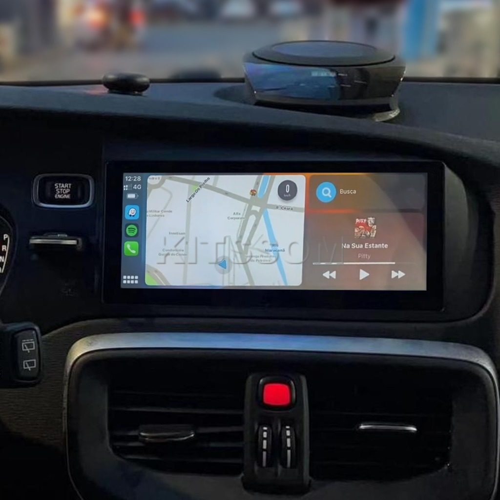 Navegação GPS e conectividade Bluetooth para Volvo V40.