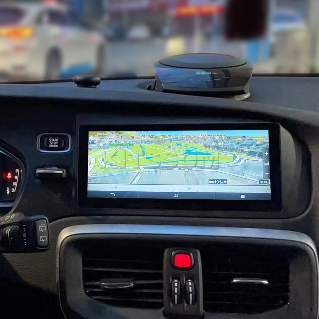 Melhoria na experiência de condução com multimídia Volvo V40.